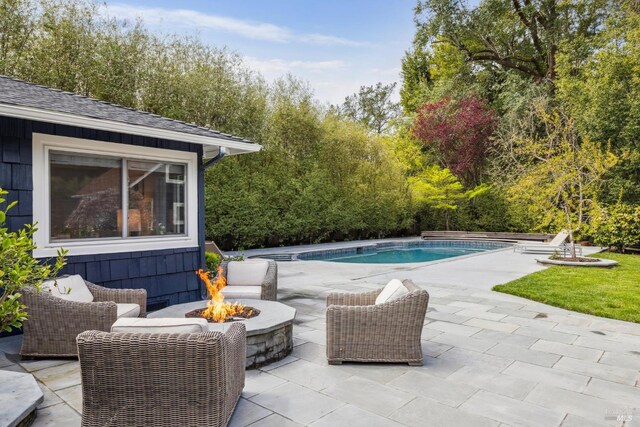1423 Butterfield Rd, San Anselmo, CA 94960 - outdoor pool with a fire pit and a patio area