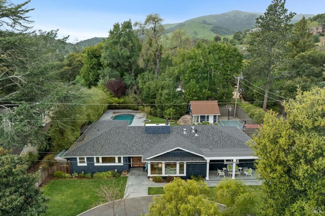 1423 Butterfield Rd, San Anselmo, CA 94960 - aerial view of property and surrounding area with a mountain backdrop and a heavily wooded area