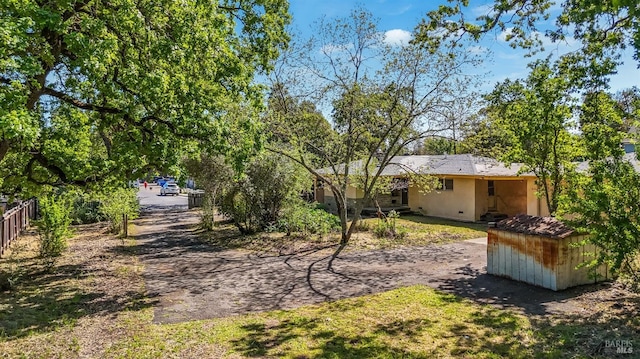 view of yard featuring fence