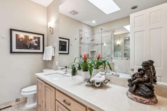 999 Pratt Ave, Saint Helena, CA 94574 - full bathroom with toilet, a stall shower, visible vents, and a skylight