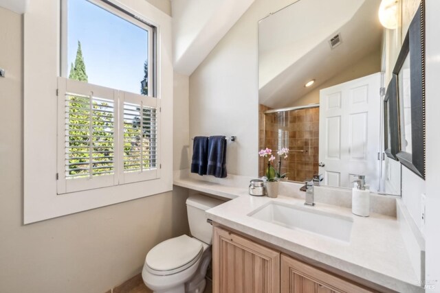 999 Pratt Ave, Saint Helena, CA 94574 - full bath featuring a wealth of natural light, a shower stall, toilet, and lofted ceiling