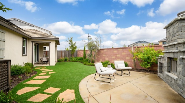 3916 Valance Way, Rancho Cordova, CA 95742 - view of yard with a patio area
