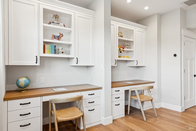 9123 Red Hill Ct, Cotati, CA 94931 - office featuring built in study area, light wood-style floors, and recessed lighting