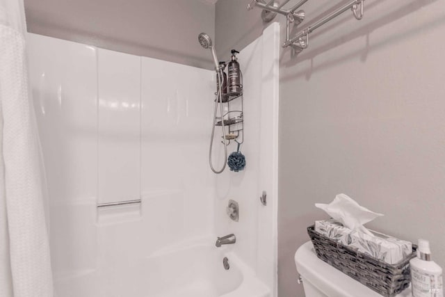 900 Southampton Rd Unit 99, Benicia, CA 94510 - full bath with toilet and shower / bath combination with curtain
