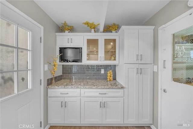 bar with backsplash