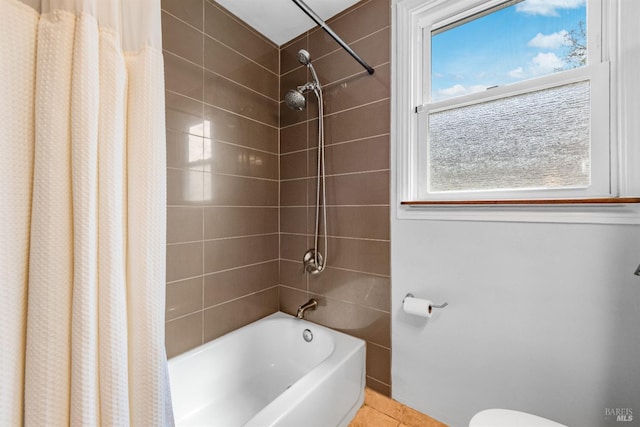 1595 Cinnamond St, Napa, CA 94559 - full bath featuring shower / bath combination with curtain and tile patterned flooring