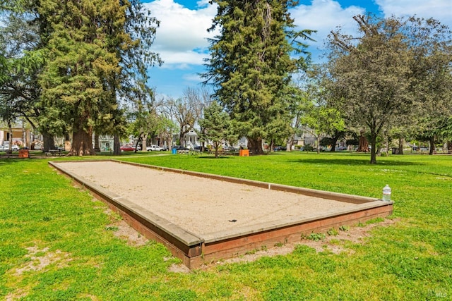1595 Cinnamond St, Napa, CA 94559 - surrounding community featuring a bocce ball area and a yard