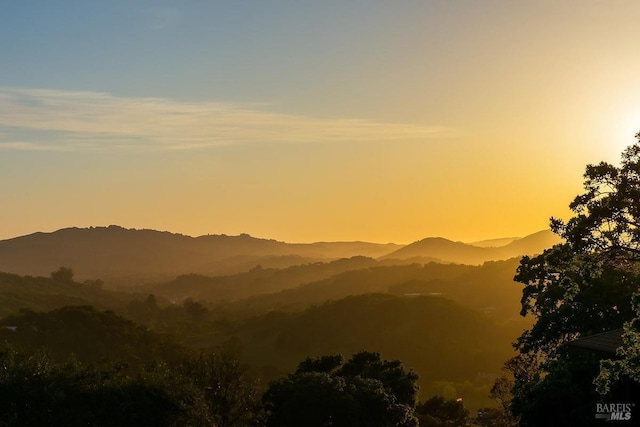 2532 Laguna Vista Dr, Novato, CA 94945 - view of mountain background