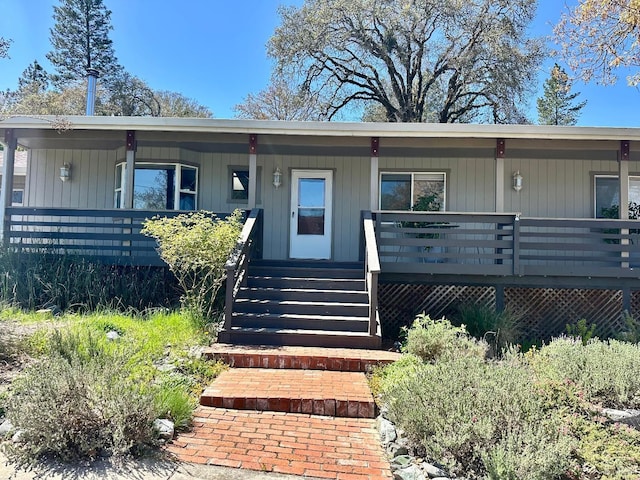 view of front of house featuring covered porch