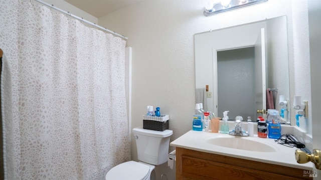 1864 Quail Meadows Cir, Vacaville, CA 95687 - bathroom featuring curtained shower, vanity, and toilet