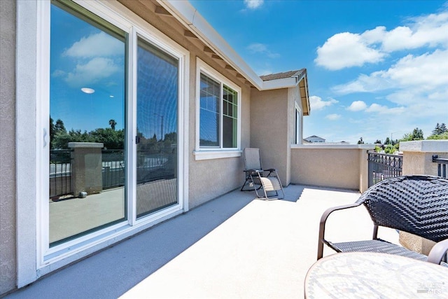 1012 Capitola Ct, Vacaville, CA 95687 - view of patio / terrace