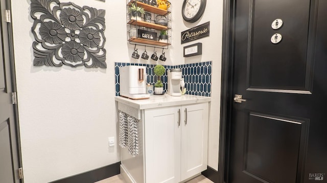 324 Pear Tree Ter Unit D, Napa, CA 94558 - bar featuring baseboards