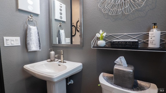 324 Pear Tree Ter Unit D, Napa, CA 94558 - bathroom with a sink