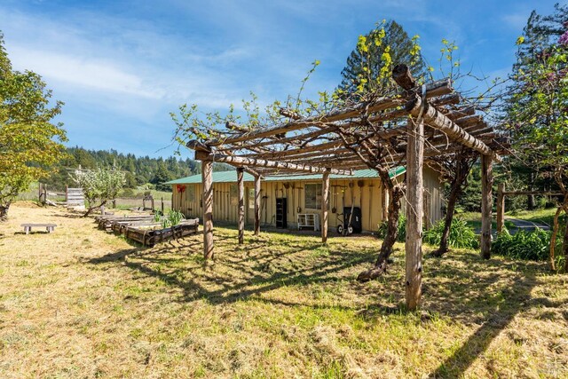 view of yard with a garden