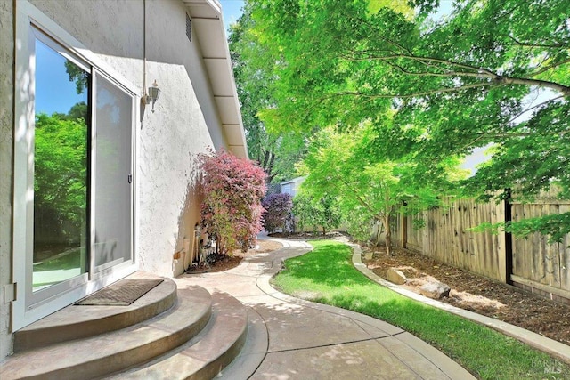 581 Werner Way, Vacaville, CA 95688 - view of yard featuring fence and a patio