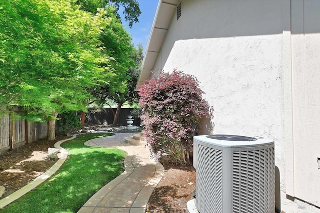 581 Werner Way, Vacaville, CA 95688 - fenced backyard with central AC unit