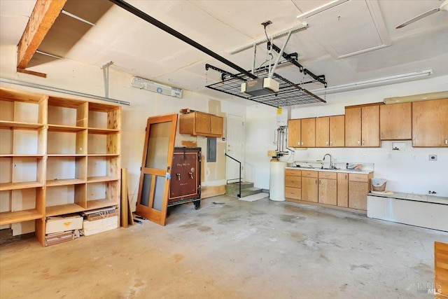 581 Werner Way, Vacaville, CA 95688 - garage with a sink and a garage door opener