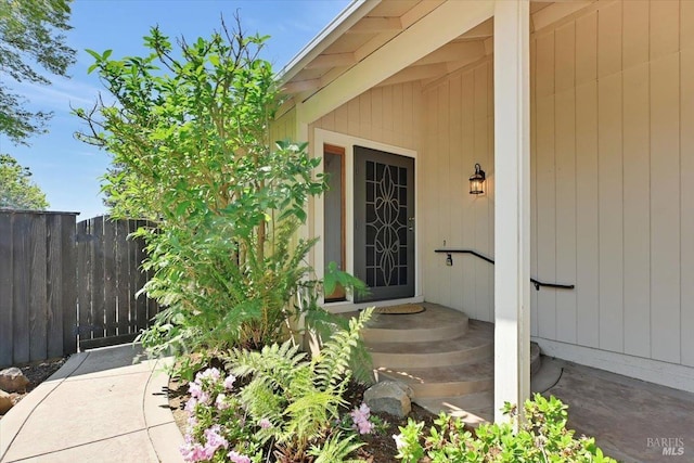 581 Werner Way, Vacaville, CA 95688 - entrance to property featuring fence