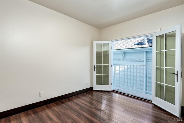 542 College Ave, Santa Rosa, CA 95404 - empty room featuring baseboards and dark wood-type flooring
