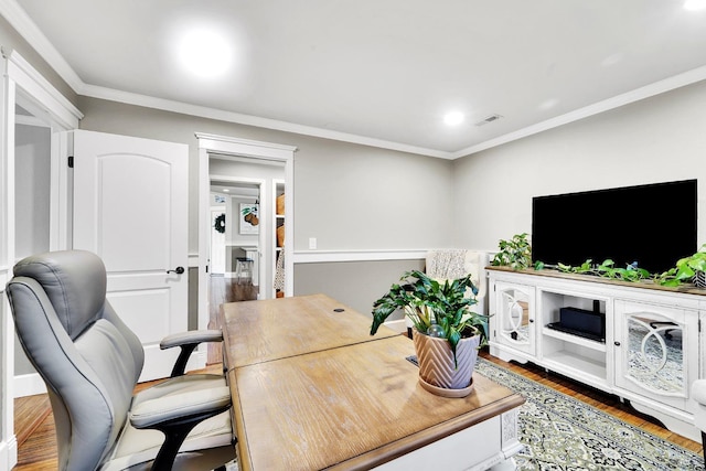470 Camellia Ct, Benicia, CA 94510 - interior space featuring ornamental molding, visible vents, and wood finished floors