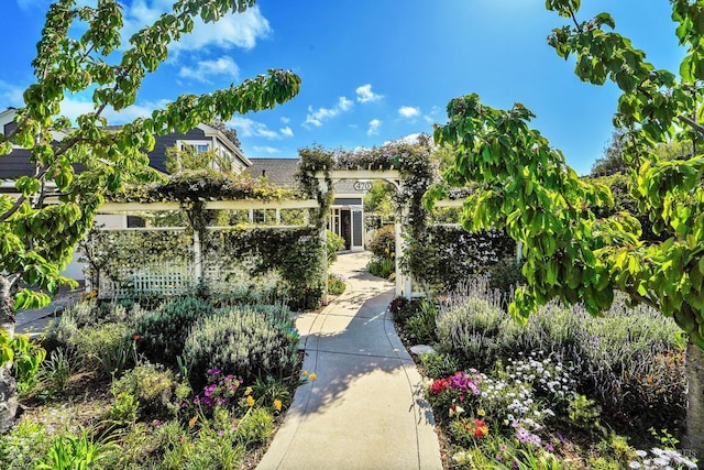 470 Camellia Ct, Benicia, CA 94510 - view of front of property featuring fence