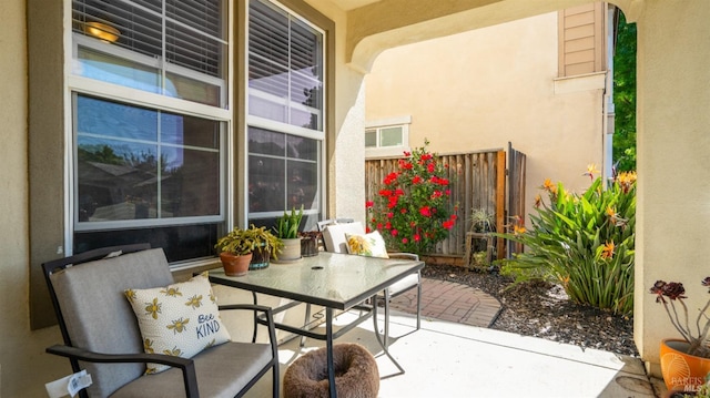 1220 Bello Dr, Dixon, CA 95620 - view of patio / terrace with fence