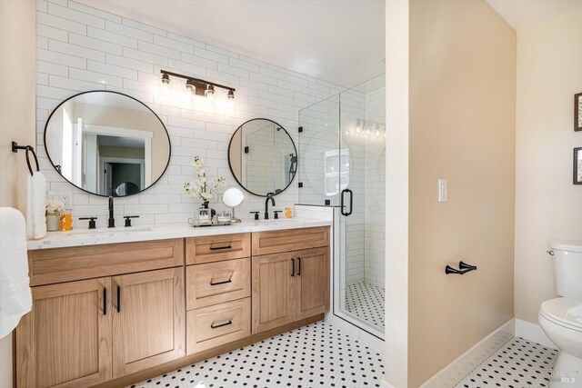 431 Seymour St, Napa, CA 94559 - bathroom with a shower stall, toilet, double vanity, baseboards, and decorative backsplash