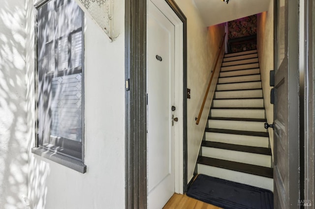 17 Hanns Ave, Vallejo, CA 94590 - view of staircase