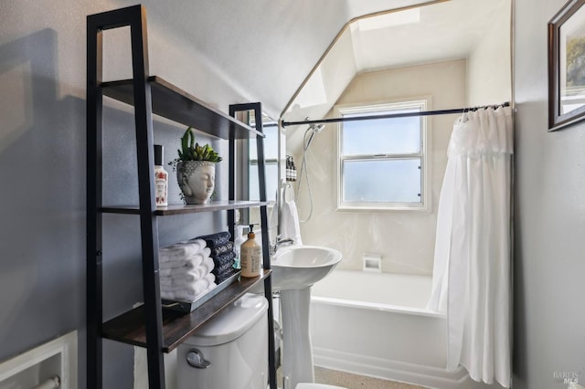 17 Hanns Ave, Vallejo, CA 94590 - full bathroom featuring shower / tub combo with curtain, a sink, and toilet