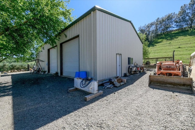 view of outbuilding featuring an outbuilding