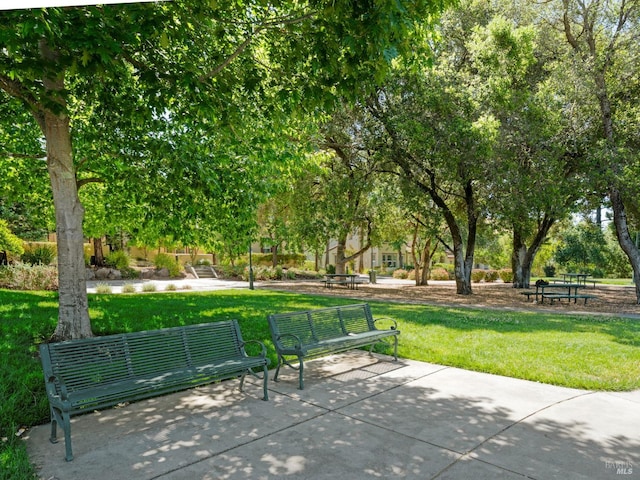 2342 Bell Flower Ln, Santa Rosa, CA 95404 - view of home's community with a yard