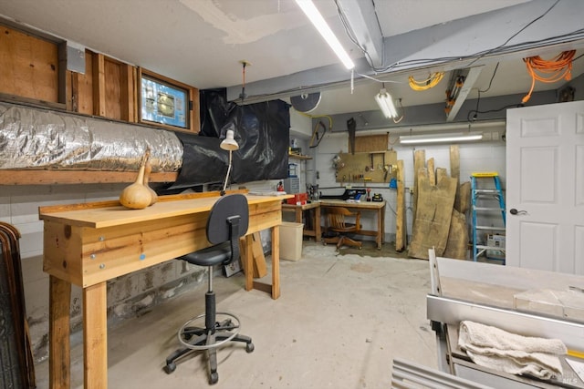 149 Auburn Way, Vacaville, CA 95688 - basement with a workshop area