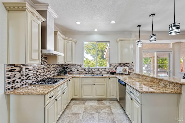 1006 Armsby Way, Suisun City, CA 94585 - kitchen featuring stainless steel appliances, a peninsula, a sink, backsplash, and recessed lighting