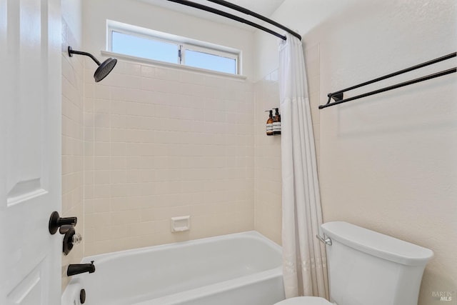 1006 Armsby Way, Suisun City, CA 94585 - bathroom featuring shower / bath combo with shower curtain and toilet