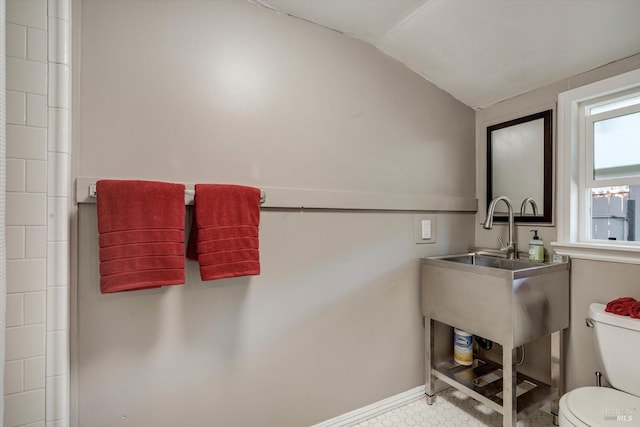 1416 F St, Napa, CA 94559 - full bath with toilet and lofted ceiling