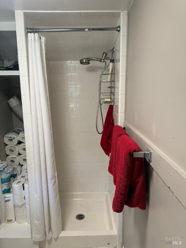 1416 F St, Napa, CA 94559 - full bath with a stall shower