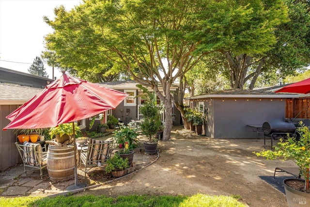 1416 F St, Napa, CA 94559 - view of yard with a patio area