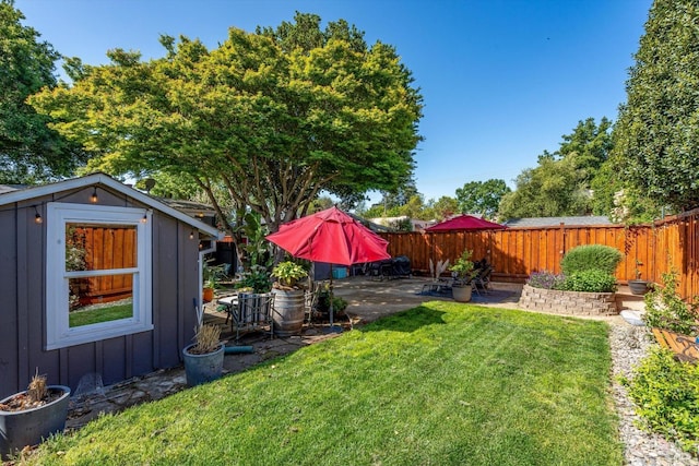 1416 F St, Napa, CA 94559 - fenced backyard with a patio and a storage shed