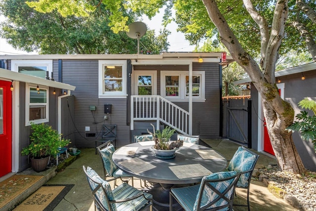 1416 F St, Napa, CA 94559 - view of patio / terrace featuring a gate and outdoor dining space