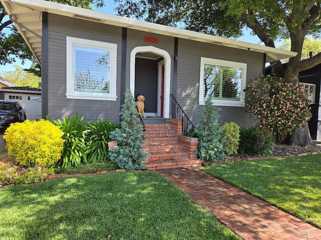 1416 F St, Napa, CA 94559 - view of front of house with a front lawn
