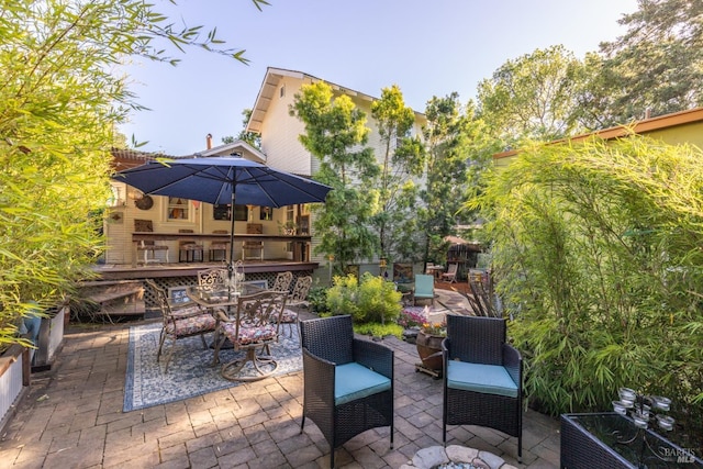 view of patio with outdoor dining space