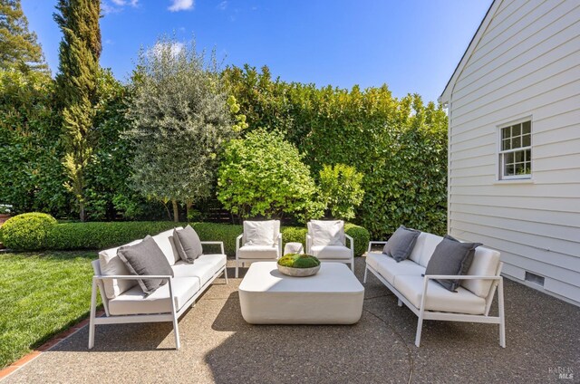 8 Greensburgh Ln, San Anselmo, CA 94960 - view of yard with a patio