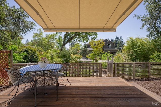 116 Philip Dr, Healdsburg, CA 95448 - wooden deck with outdoor dining area
