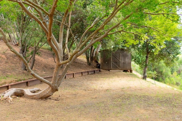 8 Shon Ct, Novato, CA 94947 - view of yard featuring an outbuilding and a storage shed