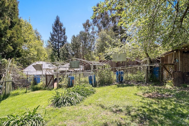 735 Robinson Rd, Sebastopol, CA 95472 - view of yard with fence