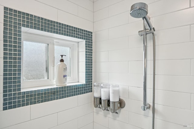 1 Joaquin Patio, Stinson Beach, CA 94970 - bathroom with tiled shower