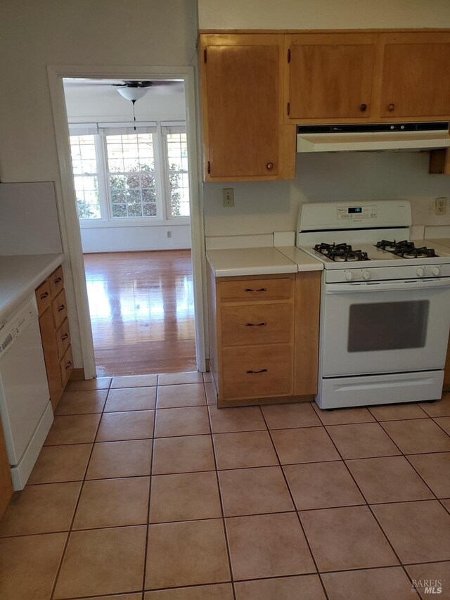 639 E 5th St, Benicia, CA 94510 - view of side of home with driveway and stucco siding