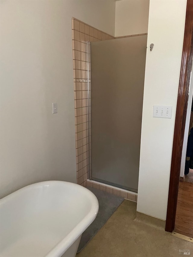 639 E 5th St, Benicia, CA 94510 - full bath with a stall shower and a soaking tub