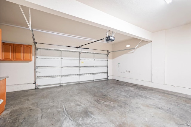 1606 Chamberlain Dr, Fairfield, CA 94533 - garage featuring a garage door opener