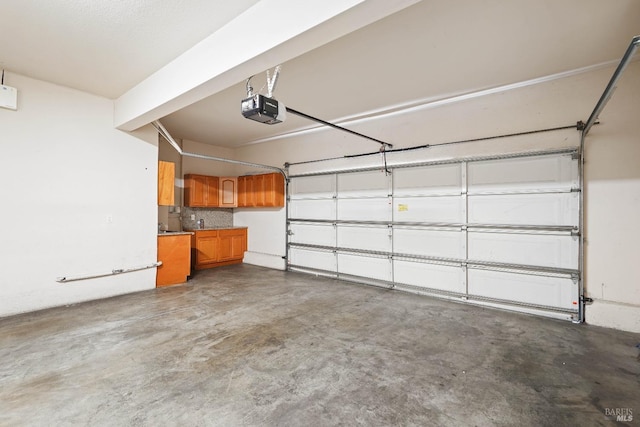 1606 Chamberlain Dr, Fairfield, CA 94533 - garage featuring a garage door opener